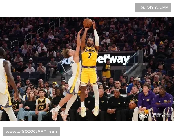 NBA最新动态：湖人队迎来重要球员回归，勇士队伤病困扰加剧