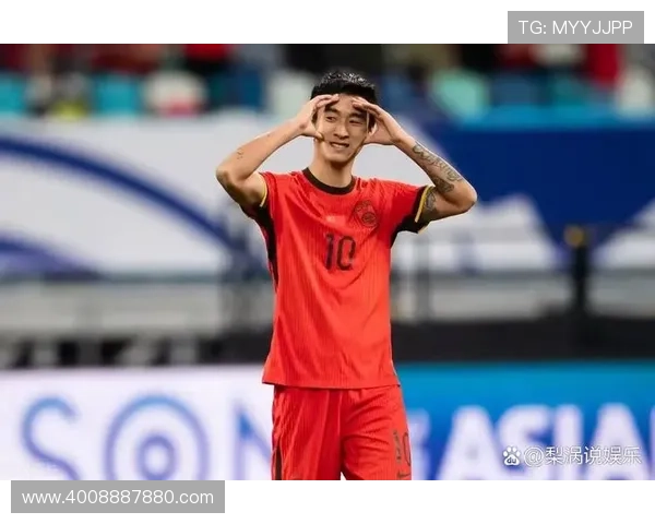 国足迎来关键战役年轻球员表现出色球队展现全新战术风貌